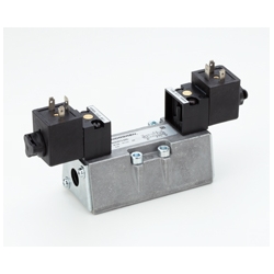 5/2-Wegeventil (Grundplattenventil) ISO STAR - Größe 2 - Betätigung Elektromagnet/Elektromagnet Norgren SXE0574-Z55-60-28N Spannung: 110/120 V a.c., Produktphoto